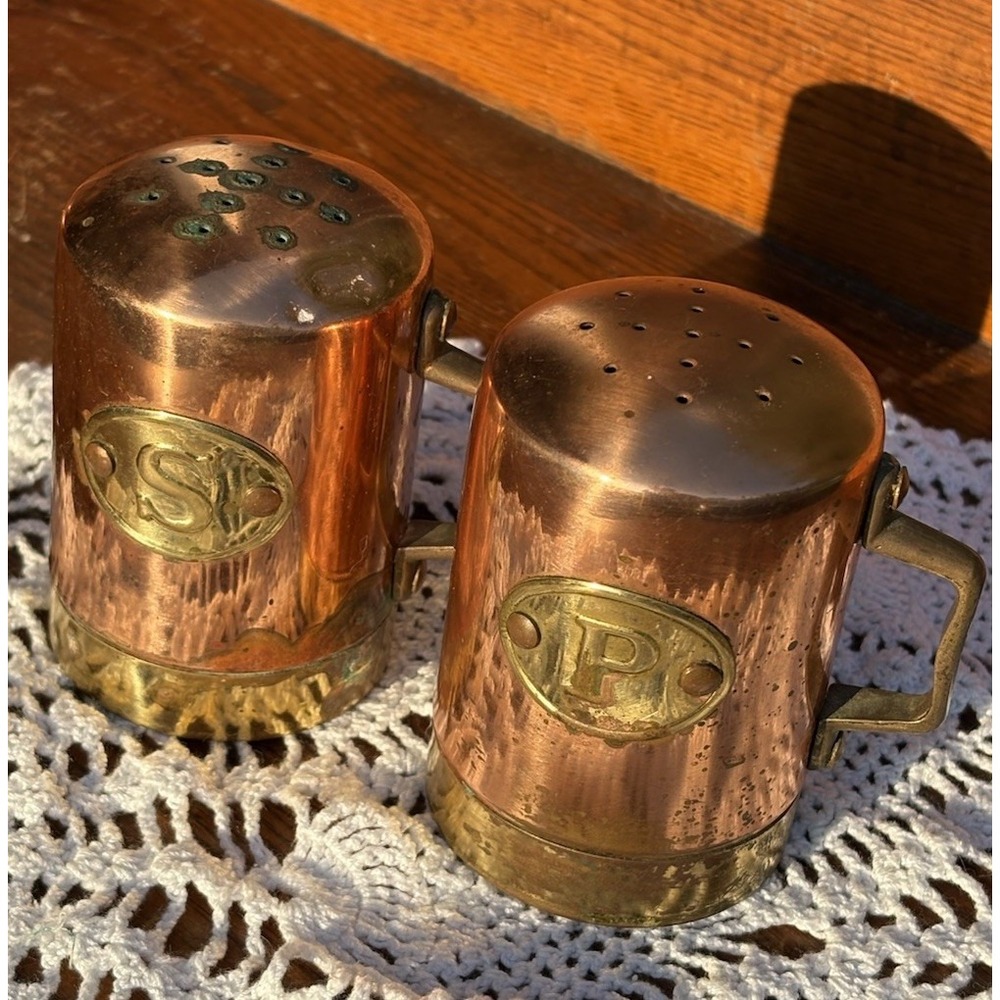 Vintage Copper Salt Pepper Shakers 4.5" Hammered w/ Handles Rustic Farmhouse Set